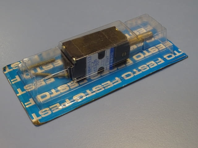 Пневматичен разпределител Festo MFH-5-3.3(6068) pneumatic directional control valve - снимка 1