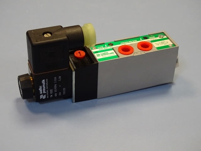 Пневматичен разпределител Walter pneumatic SXE 9561-180, city of Plovdiv | Industrial Equipment - снимка 1