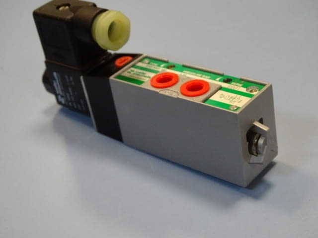 Пневматичен разпределител Walter pneumatic SXE 9561-180, city of Plovdiv | Industrial Equipment - снимка 7