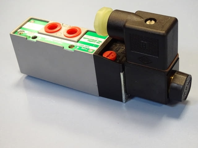 Пневматичен разпределител Walter pneumatic SXE 9561-180, city of Plovdiv | Industrial Equipment - снимка 8