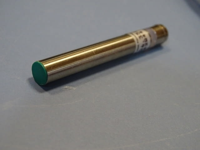 Индуктивен датчик Baumer Electric IFR 06.26.35/S8/L inductive sensor - снимка 7