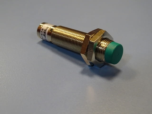 Индуктивен датчик Baumer Electric IFR 12.26.31/S13/L inductive sensor - снимка 2