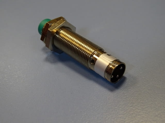 Индуктивен датчик Baumer Electric IFR 12.26.31/S13/L inductive sensor - снимка 3