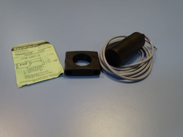 Капацивен датчик Baumer Electric CFRK 34D24.32 proximity switch - снимка 3