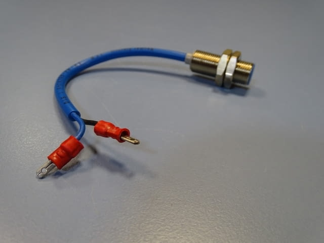 Индуктивен датчик Baumer Electric IFR 10.82.05/K346 proximity switch - снимка 1