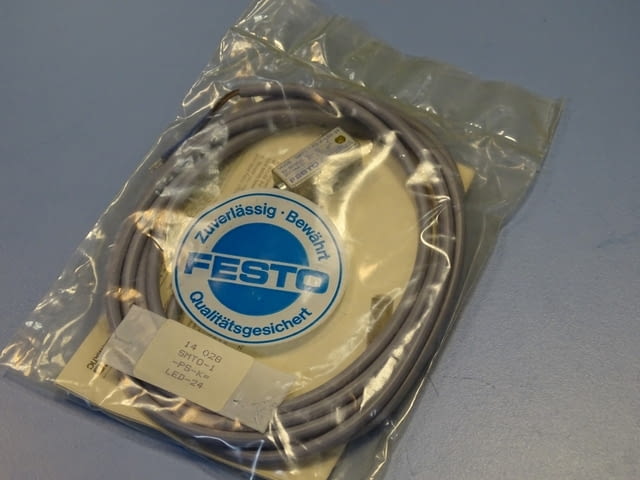 Индуктивен сензор Festo SMTO-1-PS-K-LED-24 proximity switch, град Пловдив - снимка 1