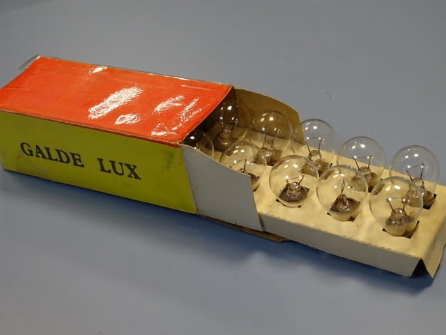 Крушки ЕВЗ 12V 15W BA15 bulb - град Пловдив | Аксесоари / Консумативи - снимка 8