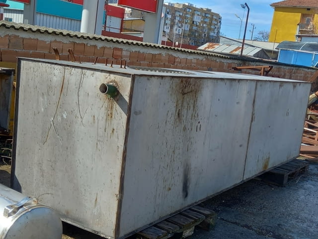 Продавам 4 кубика цистерна- Ловеч - град Ловеч | Други