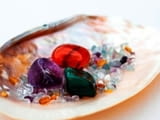 Radha Art - Докоснете се до вълшебството на минералите и кристалите!