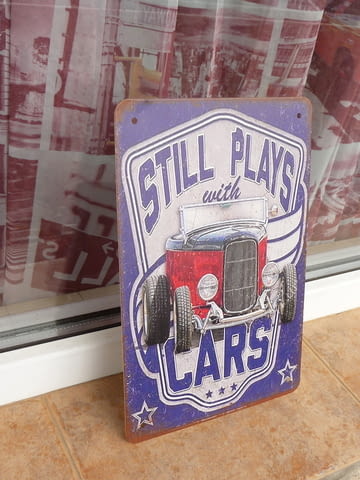 Метална табела кола Still Plays with Cars ретро автомобил гаражи - снимка 2