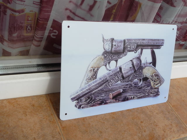 Метална табела разни револвери гравирани патрон уестърн пистолети - снимка 2