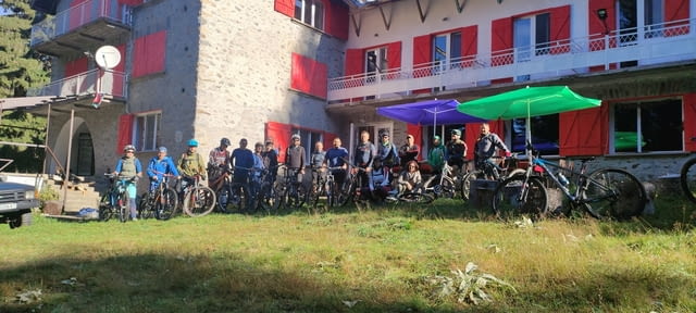 Почивка в Хижа Момина Вода - Красиви Родопи, село Момчиловци | Почивка на Планина - снимка 4