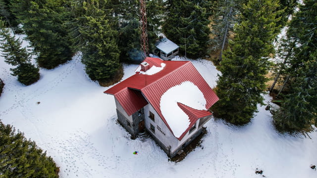 Къща за гости Вила Такови 23 места, механа, външно барбекю, село Момчиловци - снимка 1