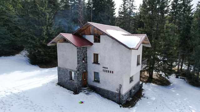 Къща за гости Вила Такови 23 места, механа, външно барбекю, village Momchilovtsi - снимка 3