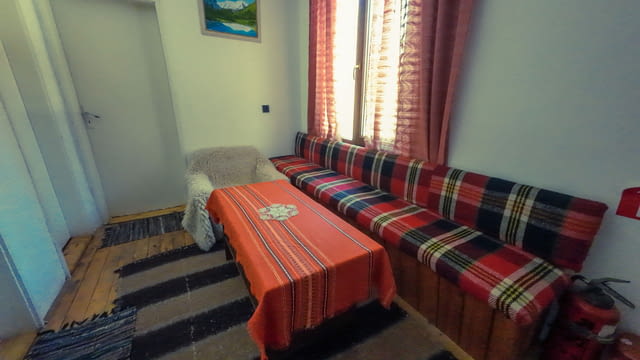 Къща за гости Вила Такови 23 места, механа, външно барбекю, село Момчиловци - снимка 4