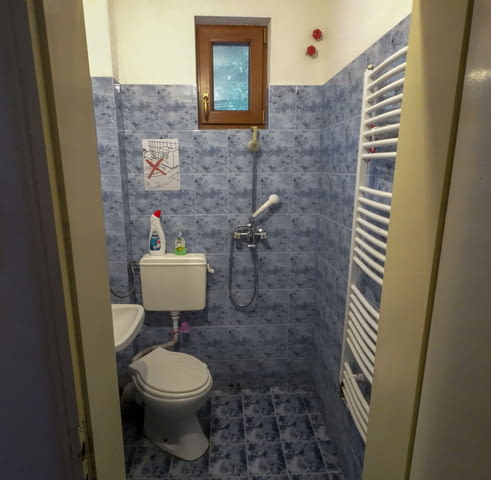 Къща за гости Вила Такови 23 места, механа, външно барбекю, село Момчиловци - снимка 5