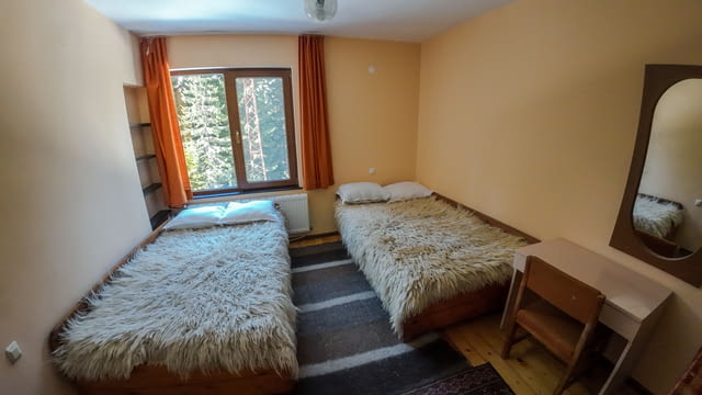 Къща за гости Вила Такови 23 места, механа, външно барбекю, село Момчиловци - снимка 9