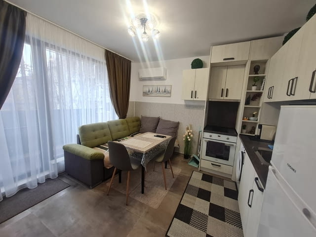 Двустаен лукс - топ център. до хотел черно море Internet, Cable TV, Furnished, Parking, Parking, Balcony, TV, In the Center, Near by Bus Station, Near by Shop, Near by Park, Near by School, Near by Food Store - city of Varna | Lodging - снимка 3