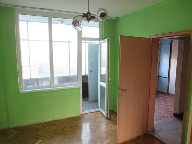 Продава тристаен апартамент в град Пловдив, кв. “Въстанически” - снимка 4