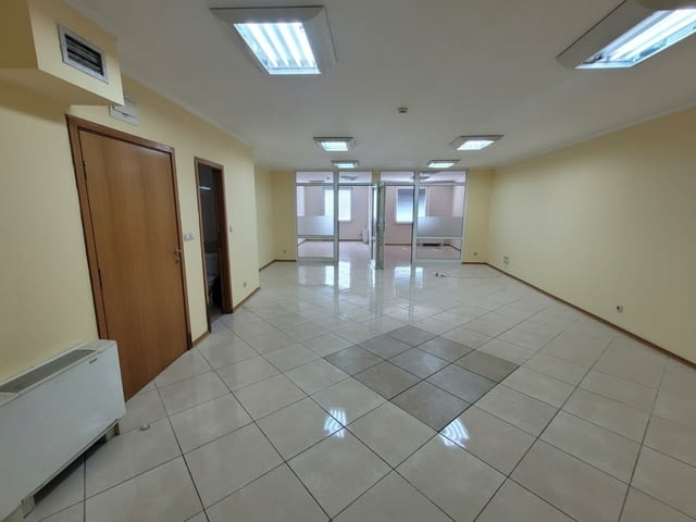 Офиси под наем в Делови Център Пловдив - етаж 3 3-стаен, 95 м2, Тухла - град Пловдив | Офиси - снимка 2
