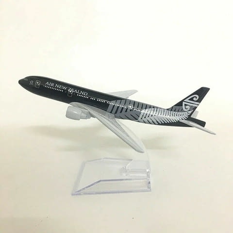 Бойнг 777 самолет модел макет метален лайнер Air New Zeаland далечно пътуване - снимка 1
