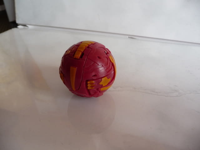 Бакуган топче Bakugan аниме фигурка боец червен играчка деца екшън - снимка 2