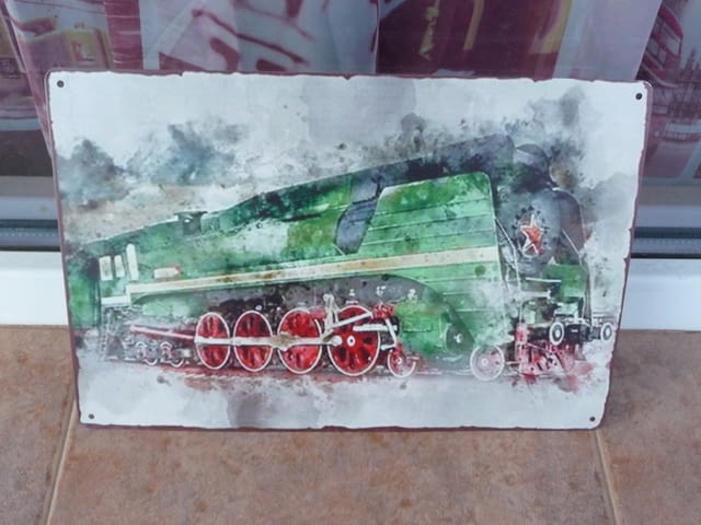 Метална табела влак локомотив ретро гара звезда петолъчка, град Радомир | Картини - снимка 1