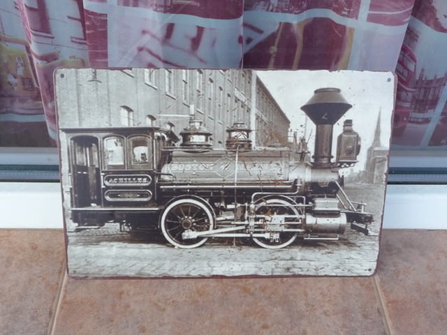 Метална табела влак локомотив ретро гара перон релси пътник, град Радомир - снимка 1