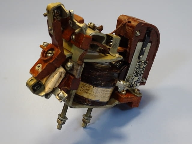 Контактор КПД-110ЕУ2 220V 25А - city of Plovdiv | Industrial Equipment - снимка 1