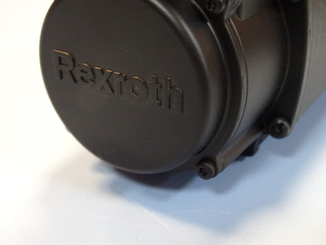 Серво мотор AC Bosch/Rexroth MSK040C-0450-NN-S3-UP0-NNNN 2.7Nm AC 600V servo motor - снимка 4