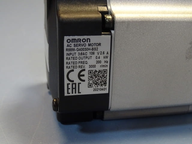Серво мотор Omron R88M-G40030H-BS2 AC servo motor 1.3Nm 106V, град Пловдив - снимка 4
