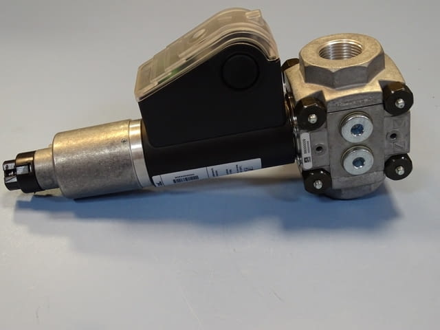 Газов вентил Krom Schroder VAS 120R/LW solenoid valve for gas 230V G3/4 - снимка 1