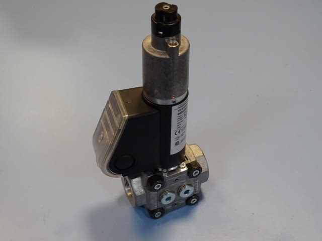 Газов вентил Krom Schroder VAS 120R/LW solenoid valve for gas 230V G3/4 - снимка 7