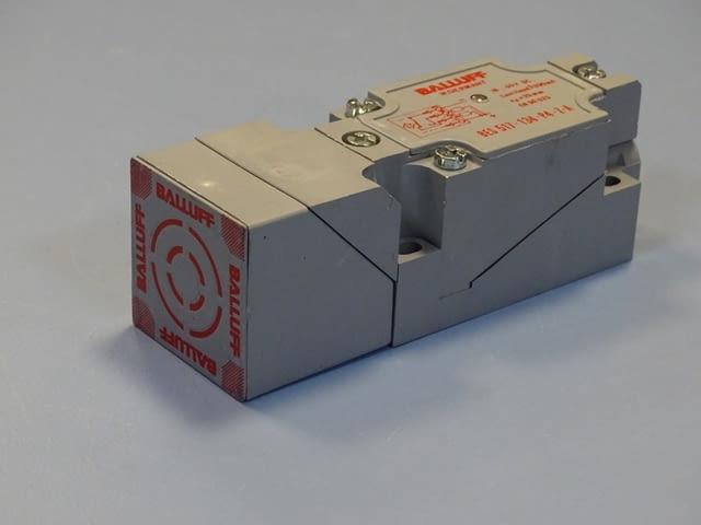 Индуктивен датчик Balluff BES 517-134-P4-Z-A proximity switch sensor - снимка 1