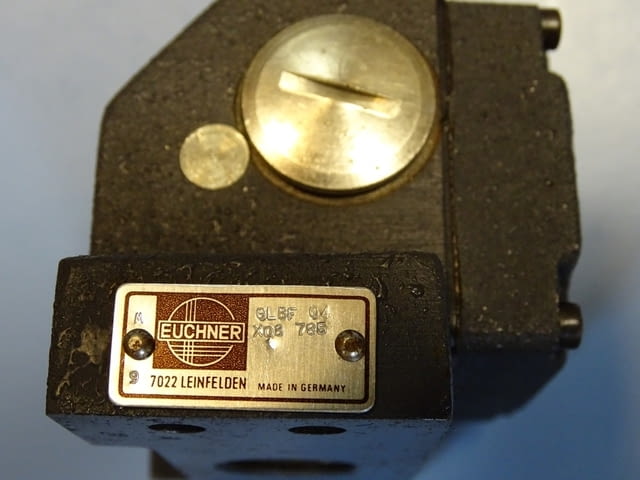 Индуктивен сензор EUCHNER GLBF 04X08 785 Inductive limit switch - снимка 4