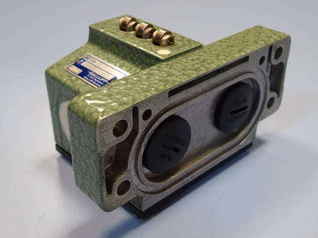 Краен изключвател Balluff BNS 519-D3 R12-62-11 multiple limit switch 250VAC 10A - снимка 1