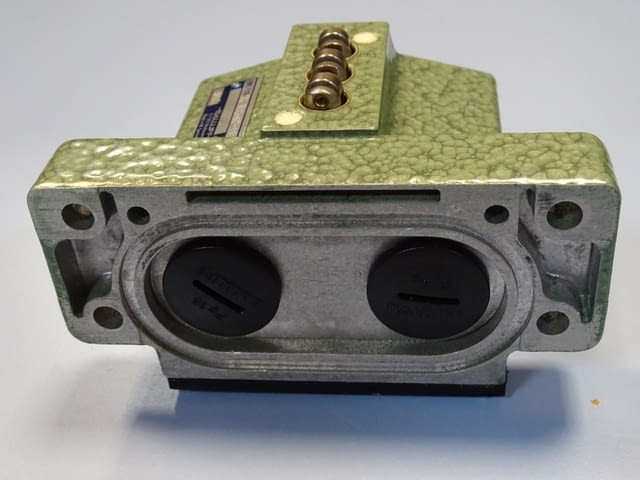 Краен изключвател Balluff BNS 519-D3 R12-62-11 multiple limit switch 250VAC 10A - снимка 3