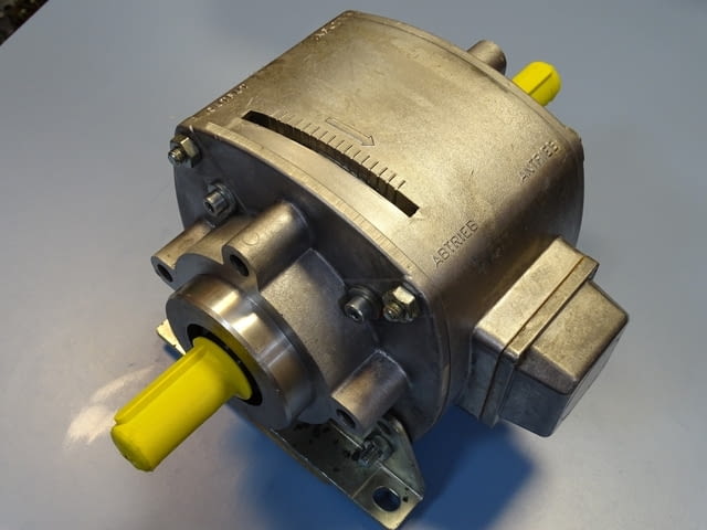 Съединител-спирачка електромагнитна INTORQ 14.800.16.11.1 simplabloc clutch brake 24V 120Nm - снимка 7