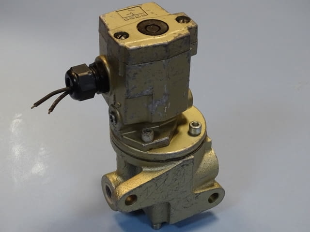 Пневматичен разпределител за преси ROSS J2776A3001 directional control valve 100V - снимка 2