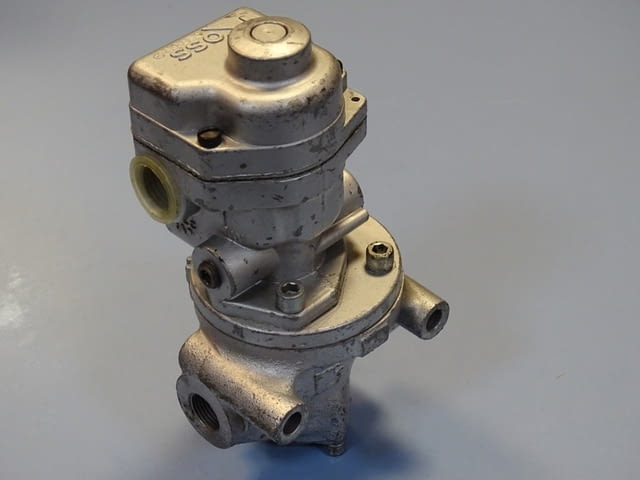 Пневматичен разпределител за преси ROSS J2673A3969 directional control valve 100V - снимка 2