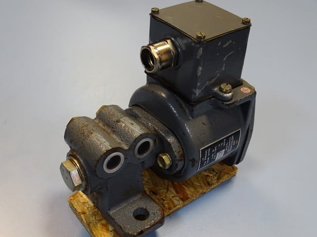 Пневматичен разпределител VEB Metallwerk EV 80 directional valve 48VDC - снимка 3