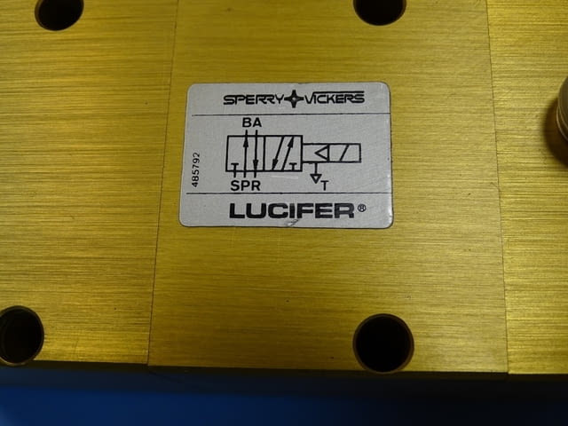 Пневматичен разпределител Lucifer 341L21A15 pneumatic solenoid valve 24VDC - снимка 3