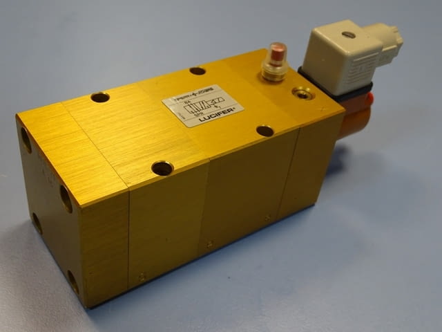 Пневматичен разпределител Lucifer 341L21A15 pneumatic solenoid valve 24VDC - снимка 4