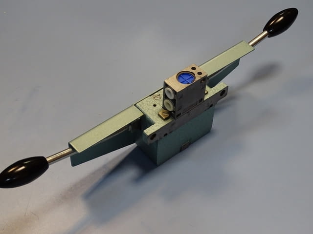 Пневматичен разпределител Festo 10096 ZW-3-1/4 B two handed valve - снимка 4