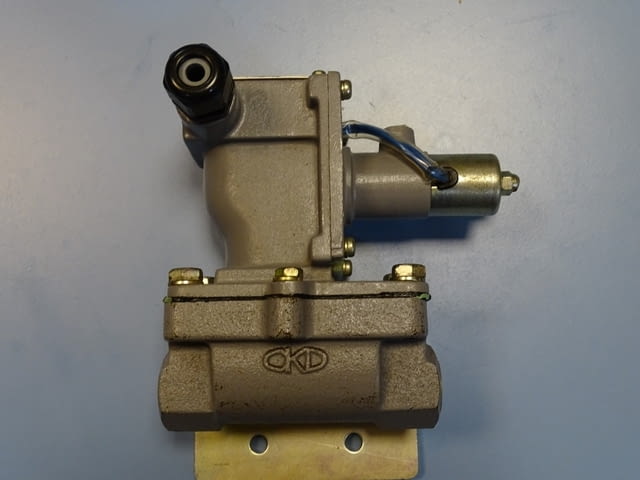 Магнет вентил пневматичен CHUKYO Electric L-15-25 solenoid valve 100VAC - снимка 1