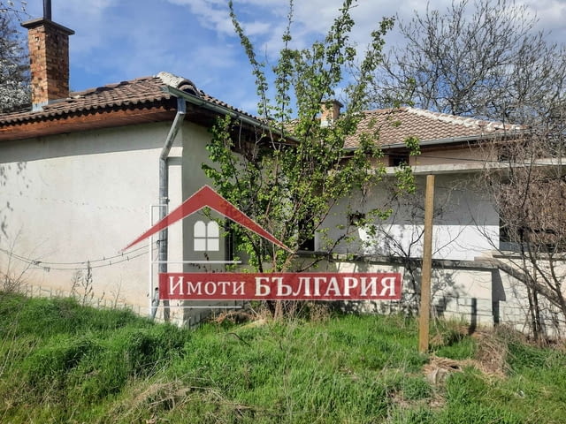 Къща на един етаж в с.Климент, общ.Карлово, village Klimеnt | Houses & Villas - снимка 2