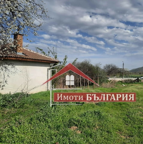Къща на един етаж в с.Климент, общ.Карлово, village Klimеnt | Houses & Villas - снимка 4