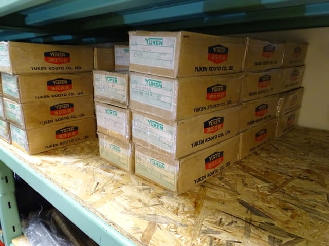 Хидравличен разпределител YUKEN DSG-01-3C4-D24-50 directional valve 24VDC - снимка 8