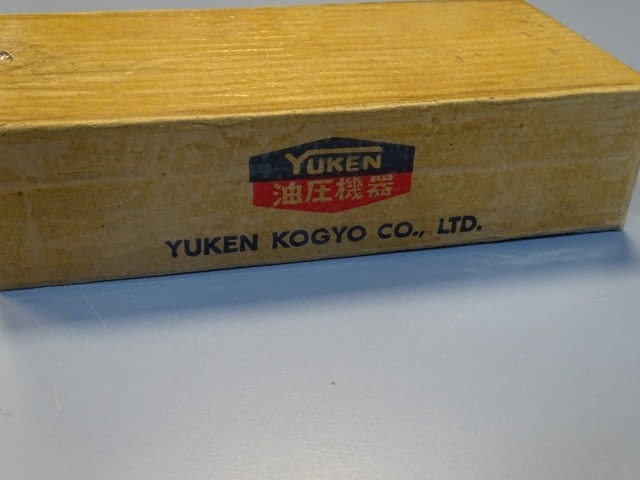 Хидравличен разпределител YUKEN DSG-01-3C4-D24-50 directional valve 24VDC - снимка 9