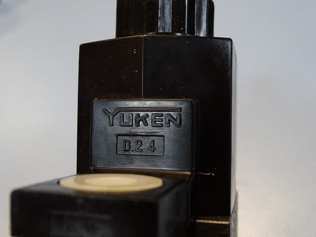 Хидравличен разпределител YUKEN DSG-01-2B2-D24-50 solenoid operated directional valve 24VDC - снимка 6